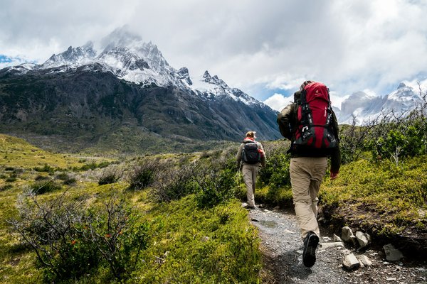 Où trouver les meilleures expériences de randonnée en raquettes dans les montagnes du Jura?
